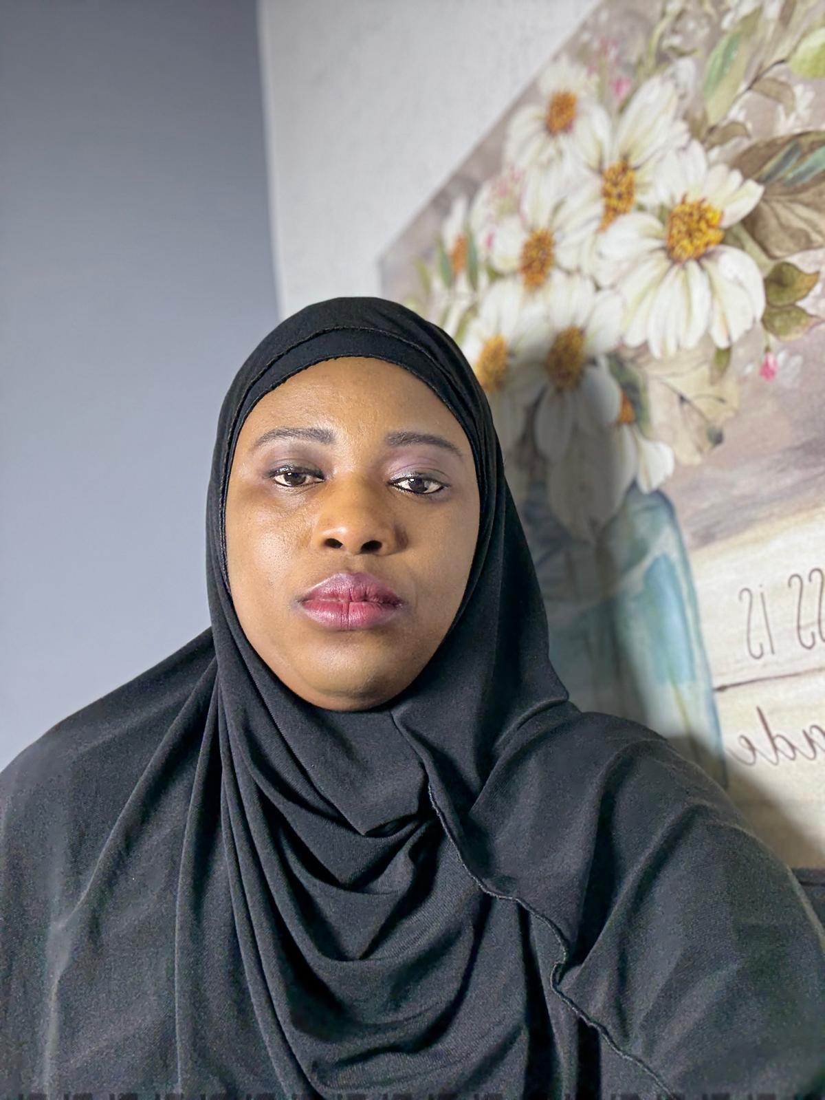 Black two ways effortless knit hijab - Image 2