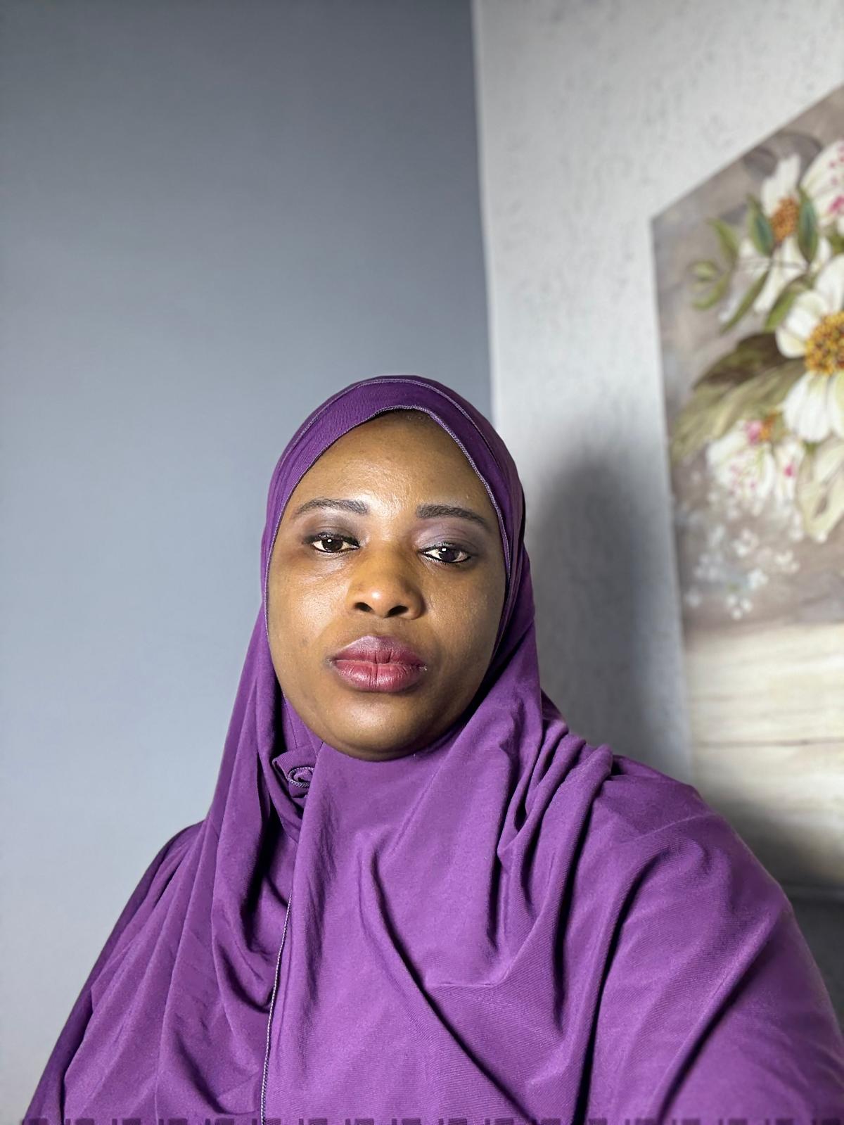 Purple two ways effortless hijab - Image 3