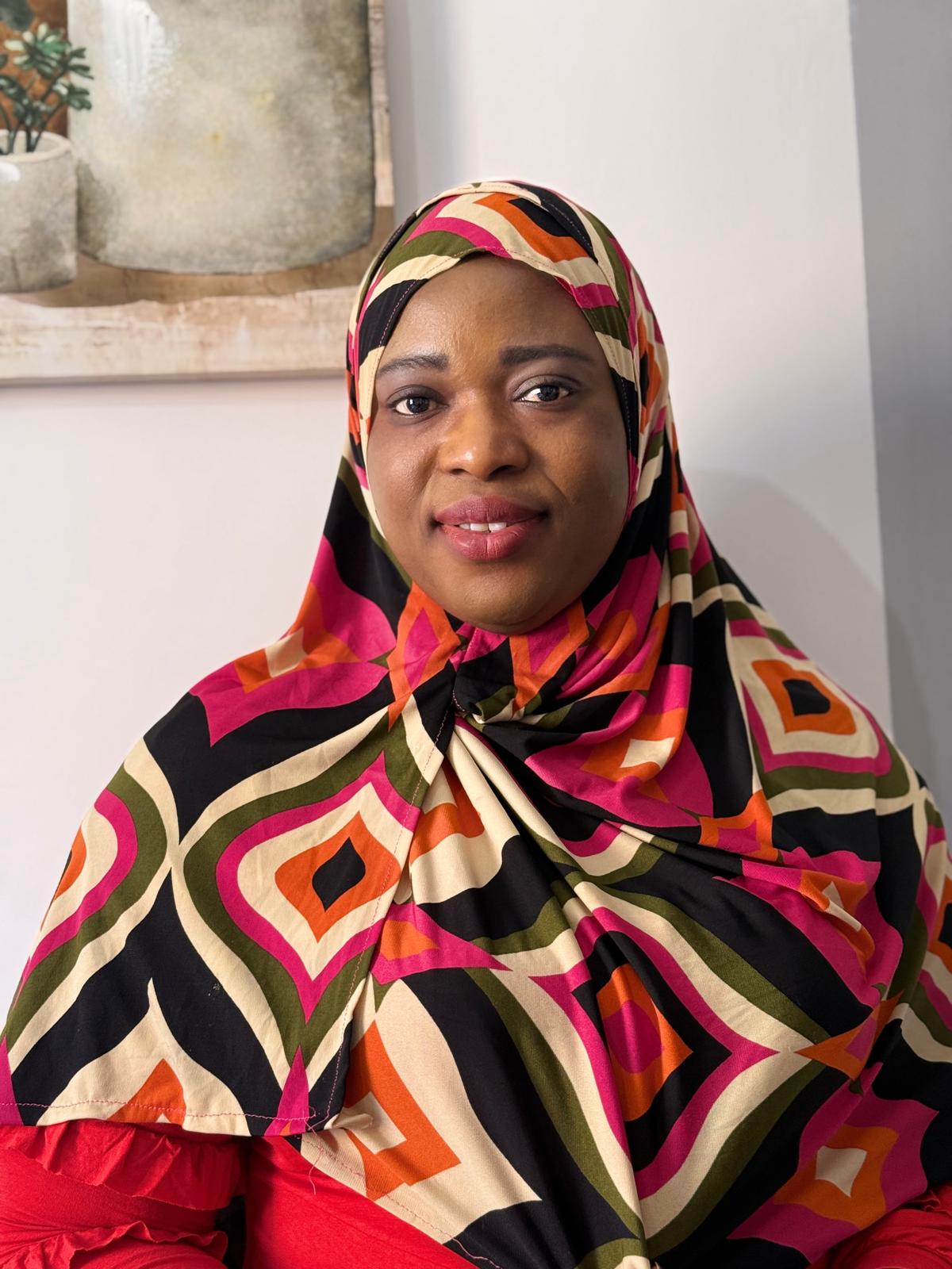 Pattern pink knit hijab