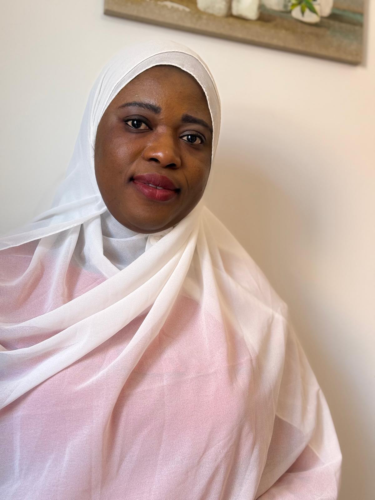 Off White Robia Hijab - Image 4